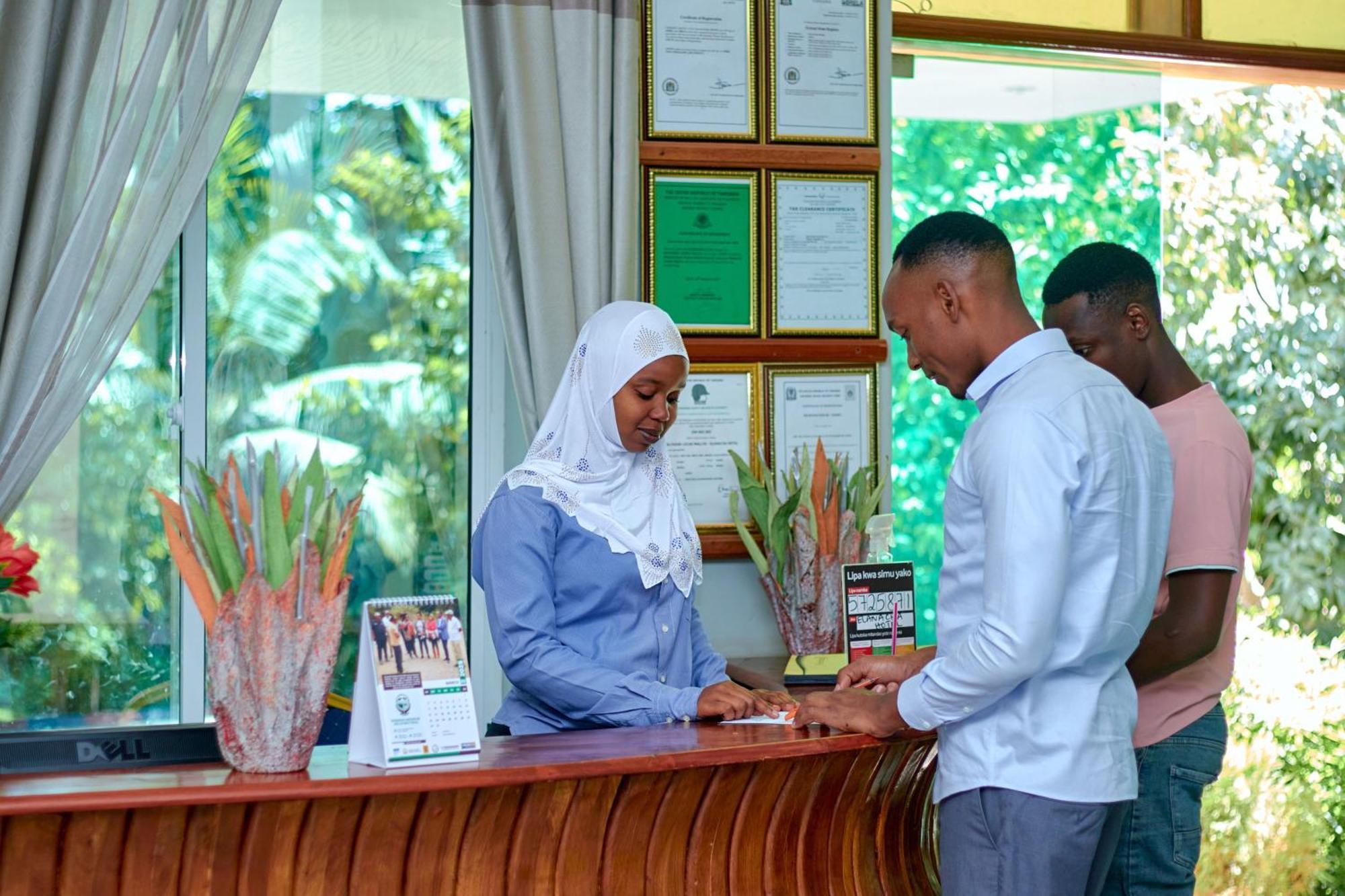 Elanacha Hotel Arusha Buitenkant foto